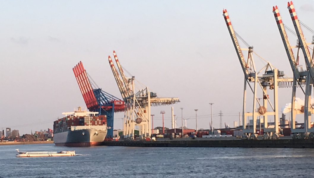 Hamburger Hafen Containerschiff